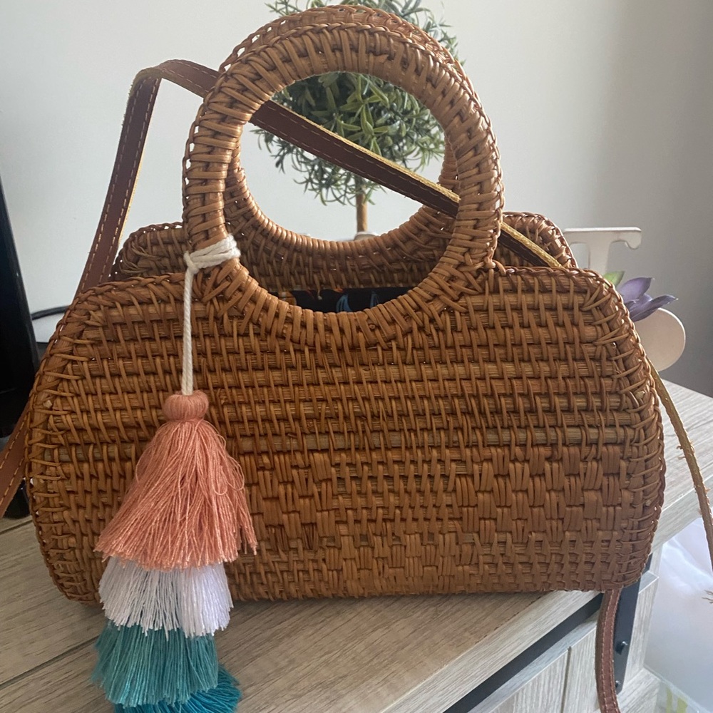 Crossbody rattan bag